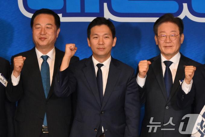 [사진] 기념촬영하는 민주당 당대표 후보들