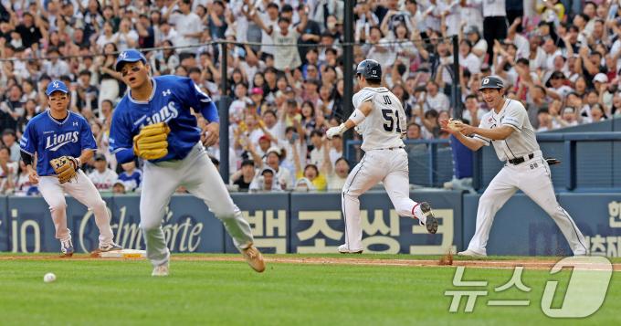 [사진] 번트로 타점 올리고 안타까지