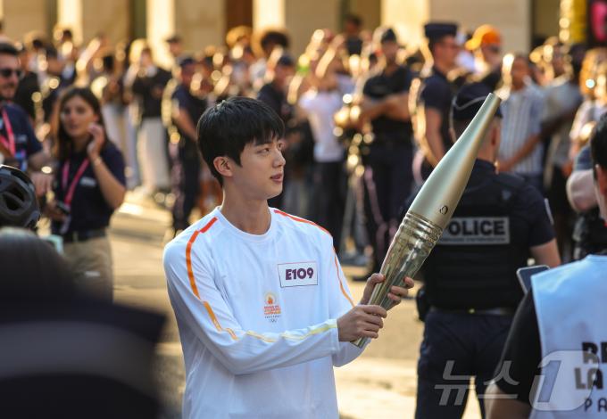 [사진] 성화 기다리는 BTS 진