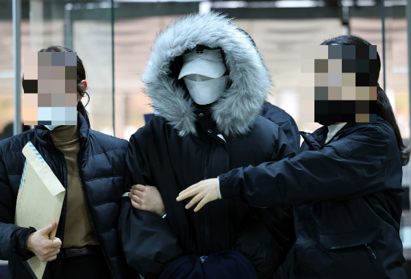 검찰이 음주운전으로 사망사고를 낸 DJ예송에 대한 1심에 징역 10년 판결에 항소했다. 사진은 지난 2월5일 음주운전으로 사망사고를 낸 DJ예송이 서울 서초구 서울중앙지법에서 출석하는 모습. /사진=뉴시스 
