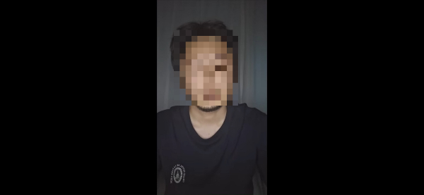 밀양 성폭행 가해자 중 한명이 자신의 얼굴을 공개한 채 피해자에게 사과하는 영상이 유튜브에 공개됐다. 사진은 유튜브 채널에 올라온 사과 영상 중 일부. /사진=유튜브 밀양 더 글로리 캡처