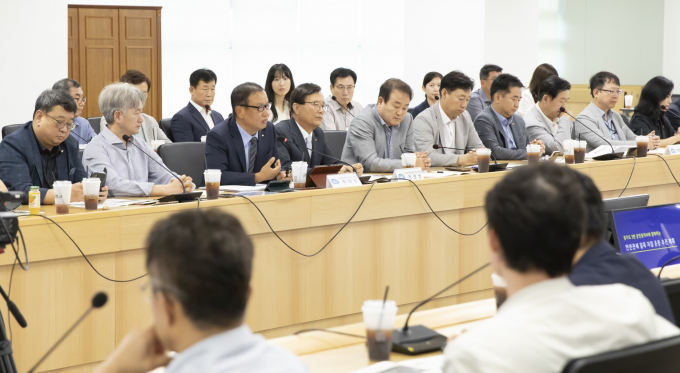 경기도가 도내 3만 공인중개사와 대대적인 전세 사기 피해를 예방에 나선다. 도청에서 개최한 '경기 안전전세 프로젝트' 발대식. 사진제공=경기도 