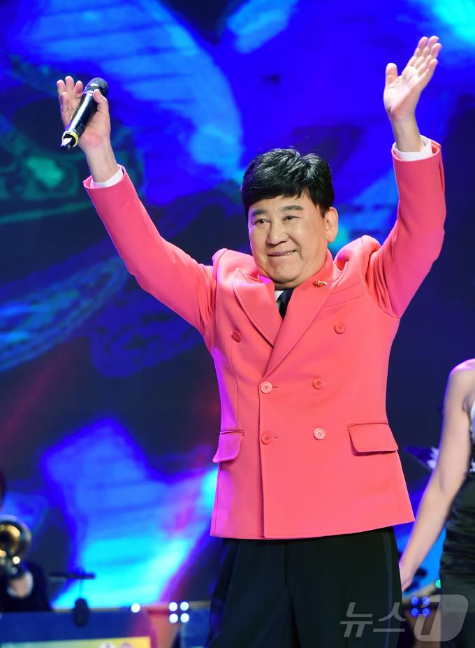 [사진] '봉선화 연정' 부른 트로트 거장 현철…향년 82세 나이로 별세