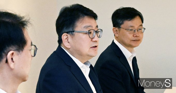 [머니S픽] 정부, 석유업계 만나 '과도한 가격 인상 자제' 당부