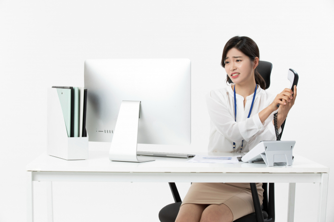 MZ세대에게 전화 소통 업무는 제일 부담스러운 소통 방식으로 꼽힌다. /사진=이미지투데이