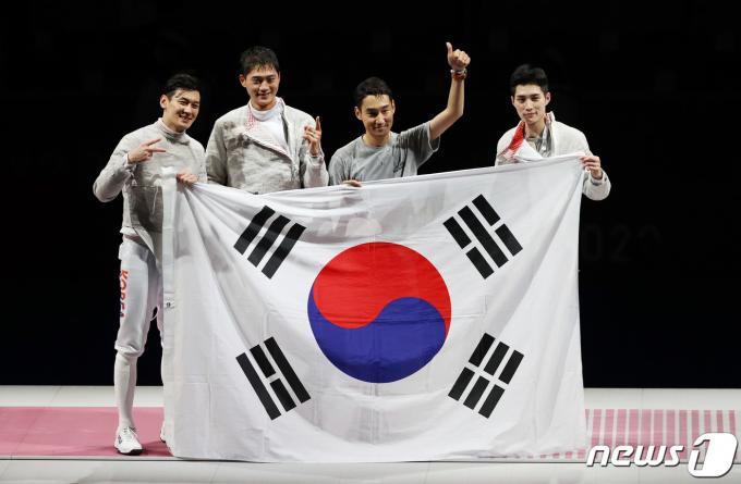 2020 도쿄 올림픽 당시의 펜싱 구본길, 오상욱, 김정환, 김준호. /뉴스1 DB ⓒ News1 송원영 기자