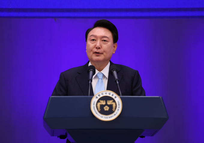 윤석열 대통령이 18일 유상임 서울대 재료공학부 교수를 과학기술정보통신부 장관 후보자로 지명했다. 사진은 윤 대통령이 지난 14일 서울 종로구 청와대 영빈관에서 열린 제1회 북한이탈주민의 날 기념식에서 기념사를 하는 모습. /사진=뉴시스