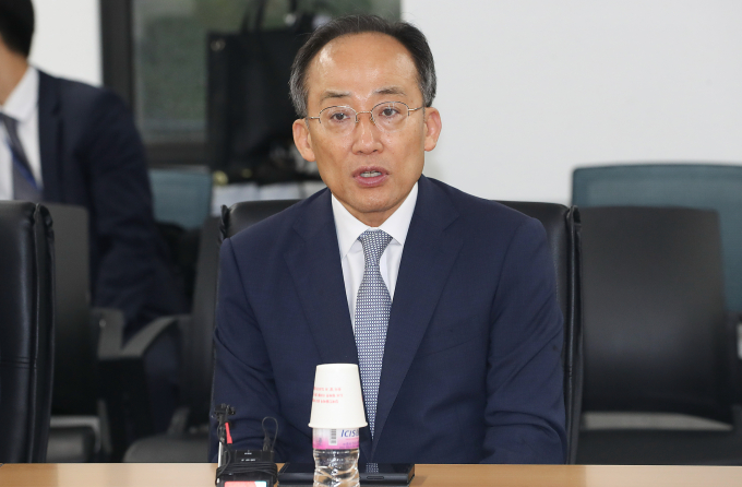 추경호 국민의힘 원내대표가 고위공직자범죄수사처(공수처)를 방문해 '채상병 사망사건 외압 의혹'에 대한 신속한 수사를 요구했다. 사진은 추 원내대표가 18일 경기 과천 공수처를 방문해 채상병 사건 외압 의혹 수사를 조속히 진행해 진상을 규명해 달라고 전하는 모습. /사진=뉴스1(국민의힘 제공)