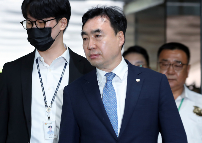 더불어민주당 전당대회 돈 봉투 살포 의혹을 받는 윤관석 전 의원이 2심에서도 징역 2년을 선고 받았다. /사진= 뉴스1