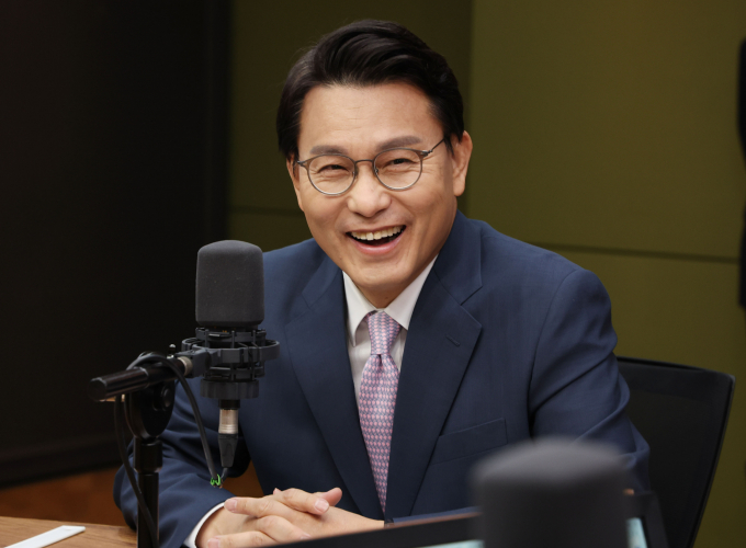 윤상현 국민의힘 당대표 후보가 한동훈 국민의힘 당대표 후보의 패스트트랙 공소 취소 청탁 발언 사과를 긍정적으로 평가했다. 사진은 윤 후보가 지난 17일 서울 양천구 CBS 사옥에서 열린 ‘CBS 김현정의 뉴스쇼 특집’ 국민의힘 당대표 후보자 토론회에 참석해 발언하는 모습. /사진=뉴시스