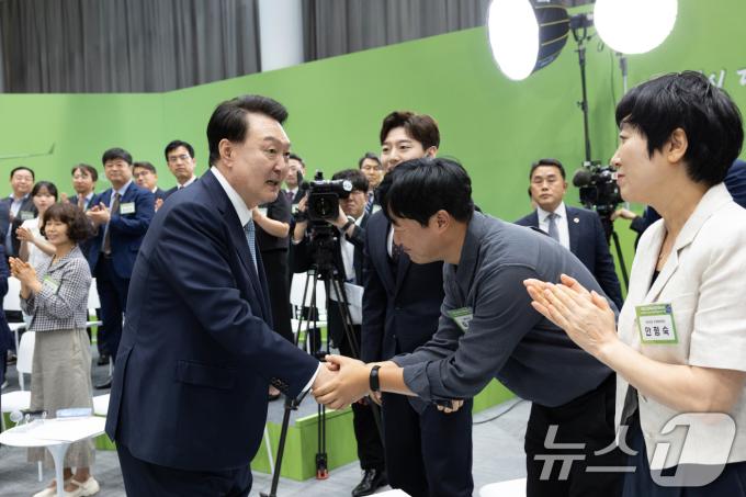 [사진] 윤석열 대통령, 국민과 함께하는 민생토론회