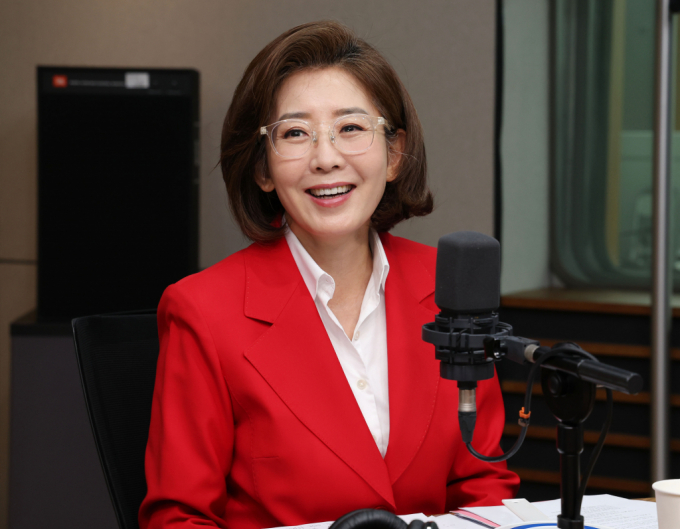 한동훈 국민의힘 당대표 후보가 대표가 될 경우 보수가 파산할 것이라고 나경원 후보가 우려를 나타냈다. 사진은 나 후보가 한 라디오 프로그램에서 발언하는 모습. /사진=뉴스1
