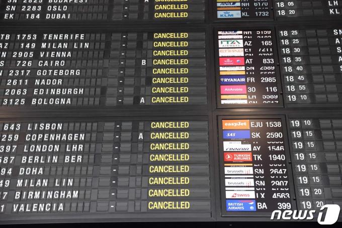 20일(현지시간) 벨기에 브뤼셀 공항 파업으로 인해 많은 항공편이 결항됐다. 취소 표시가 떠있는 공항 안내판. (사진은 기사 내용과 무관함) / 뉴스1 ⓒ News1 22.06.20 ⓒ AFP=뉴스1 ⓒ News1 김예슬 기자