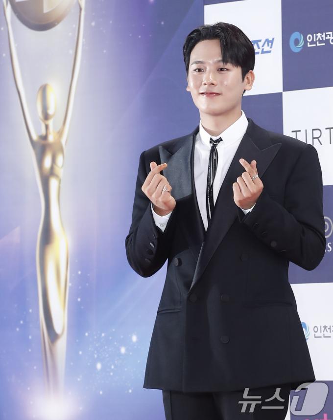 [사진] 이정하, 빛이나네 빛이나