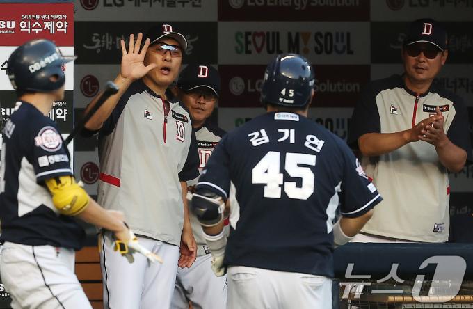 [사진] 이승엽 감독, 김기연 잘했어!