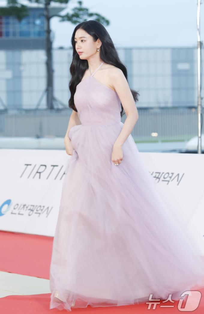 [사진] 안은진, 하늘하늘 입장