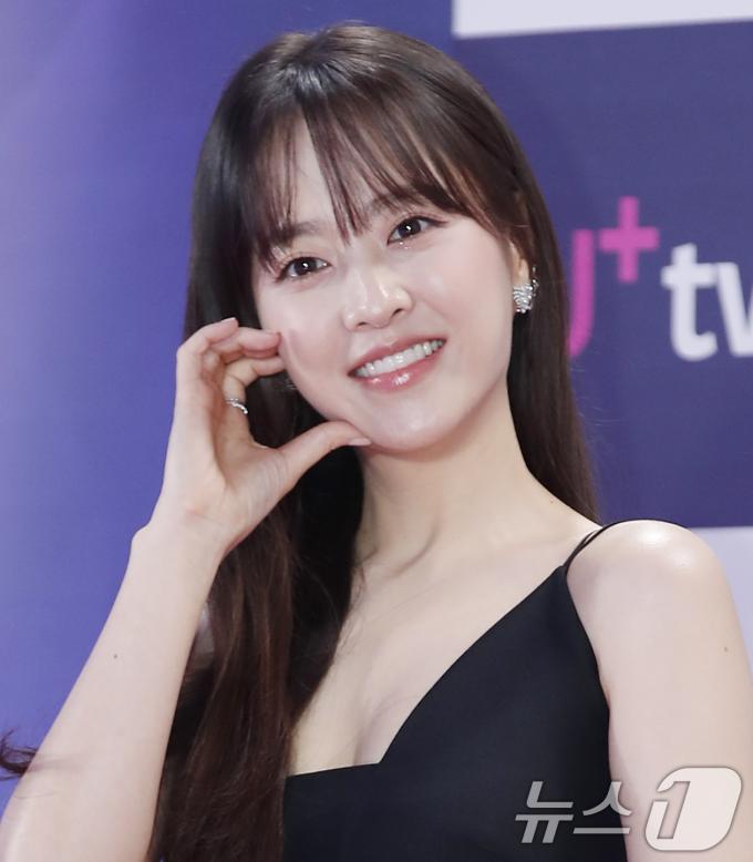 [사진] 박보영, 뽀블리의 볼 하트
