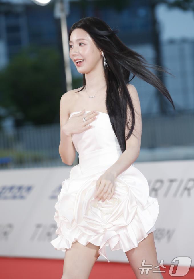 [사진] (여자)아이들 미연, 샤랄라