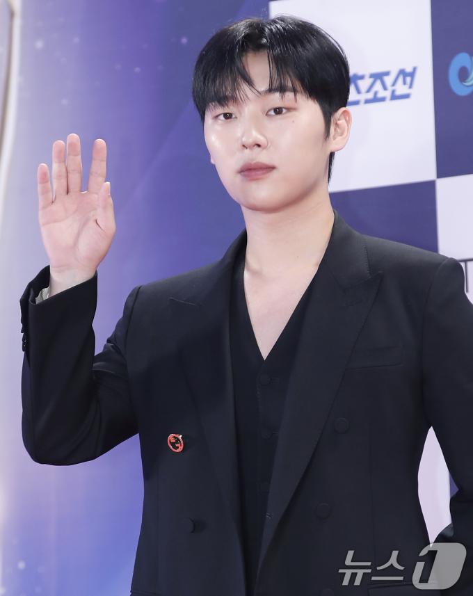 [사진] 최현욱, 훈내 진동