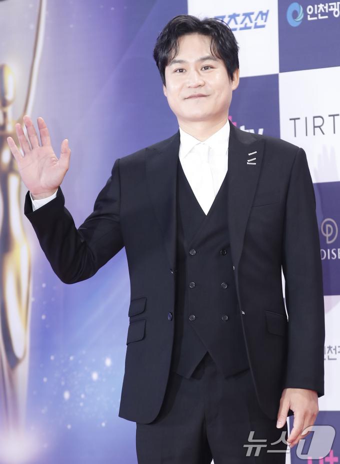 [사진] 김성균, 팔색조 매력