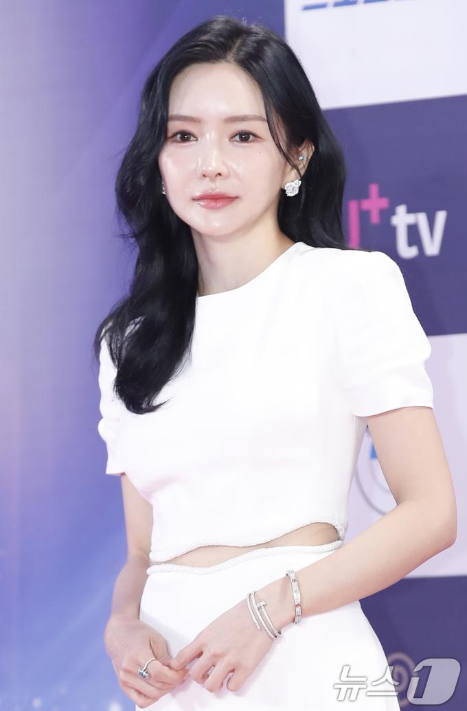 [사진] 이유빈 대표, 연예인 뺨치는 비주얼