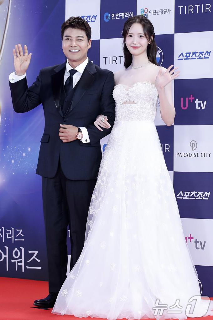 [사진] 전현무·윤아, 3년째 MC 호흡
