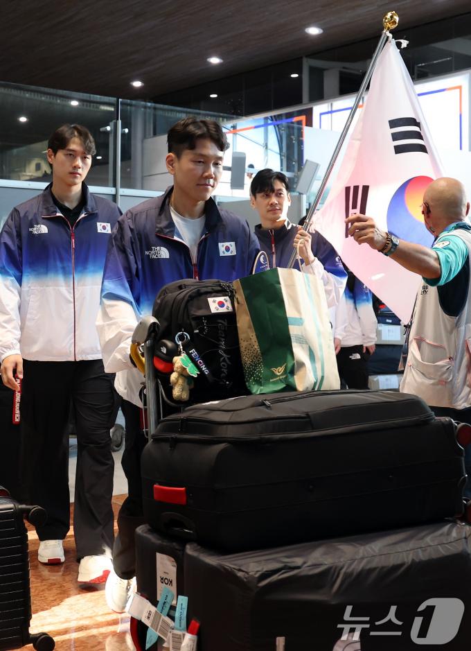 [사진] 파리올림픽 대한민국 본단 파리 입성