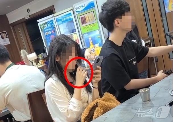 여성 택시기사 옷에 손 넣은 취객…식당서 흡연한 중국인[주간HIT영상]