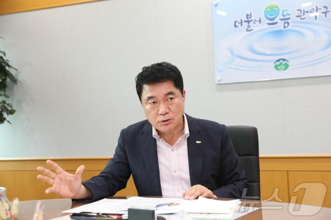 박준희 관악구청장이 뉴스1과 인터뷰를 하고 있다.(관악구청 제공)