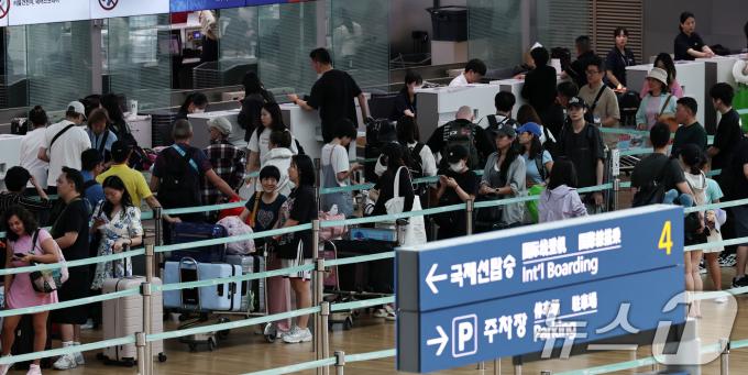 [사진] 다시 북적이는 인천공항