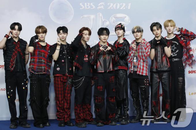 [사진] 싸이커스, SBS 가요대전 서머 출격