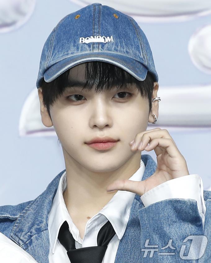 [사진] 형준, 청량감 넘치는 하트