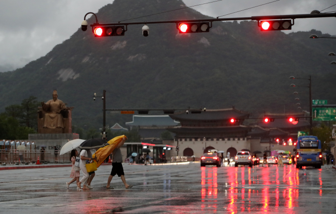 3호 태풍 개미 영향으로 기상 양극화가 나타나고 있다. /사진=뉴스1