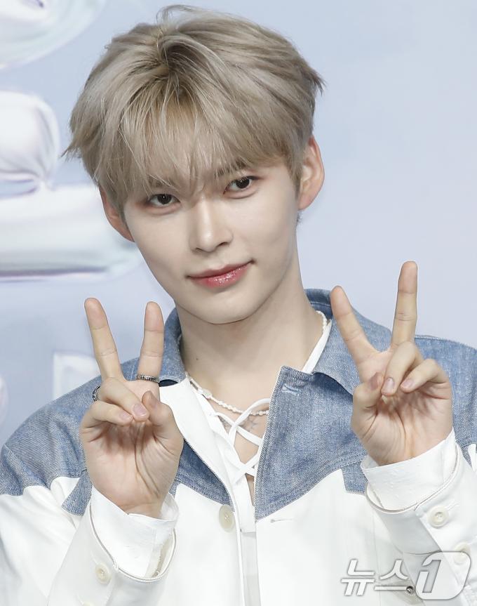 [사진] 성한빈, 멋쟁이 브이