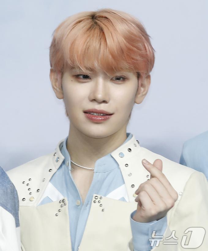 [사진] 김태래, 하트