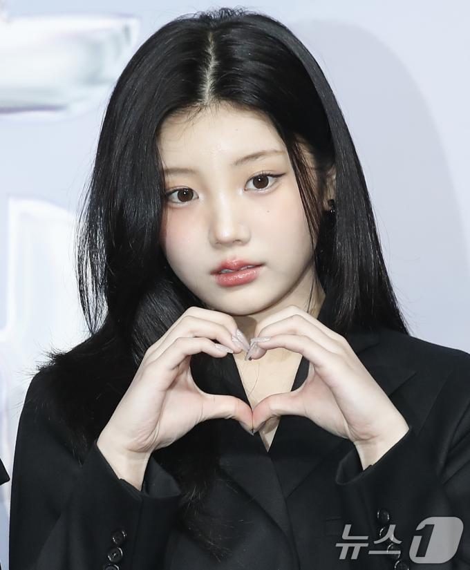 [사진] 원희, 하트 소녀
