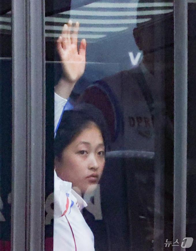 [사진] 북한 체조 안창옥 '파리 입성'