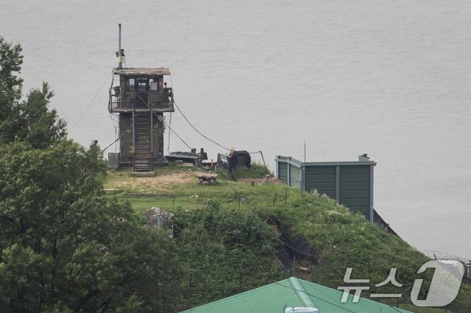 [사진] 전방 모든 대북확성기 '동시 방송'
