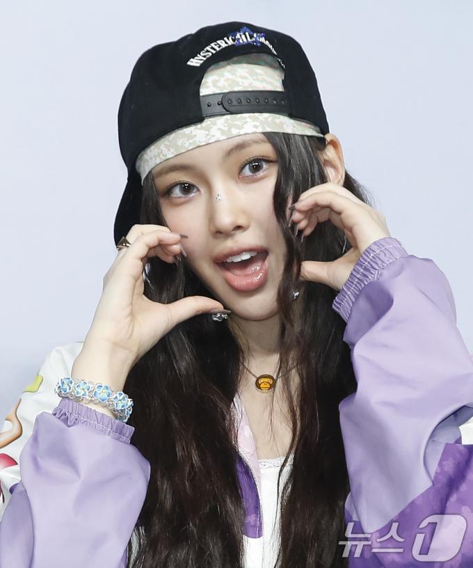[사진] 뉴진스 혜인, 완전체 합류