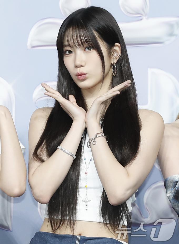 [사진] 카즈하, 가요대전 꽃
