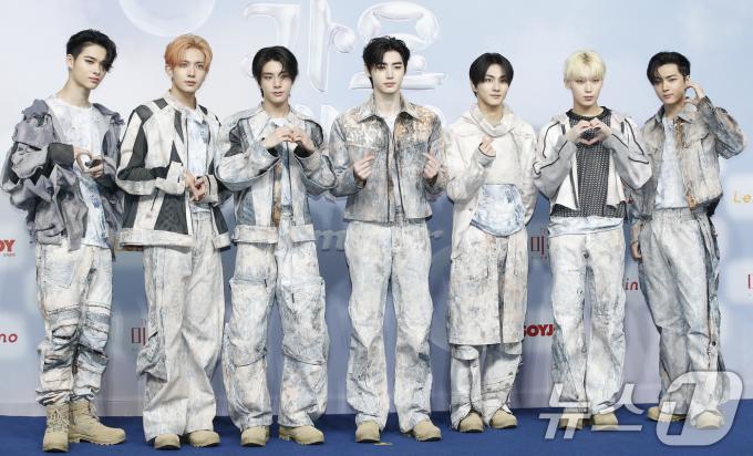 [사진] 엔하이픈, 로맨스를 부르는 하트
