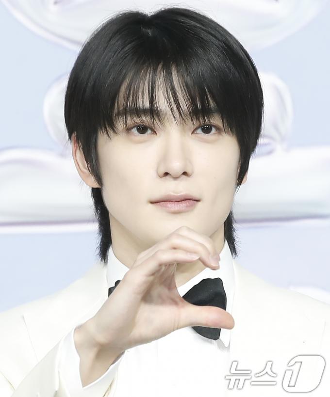 [사진] 재현, 하트의 반은 여러분
