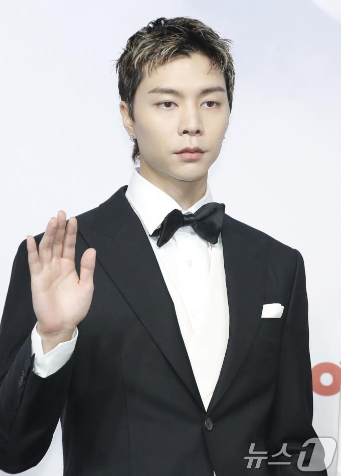 [사진] 쟈니, 짧게 자른 머리