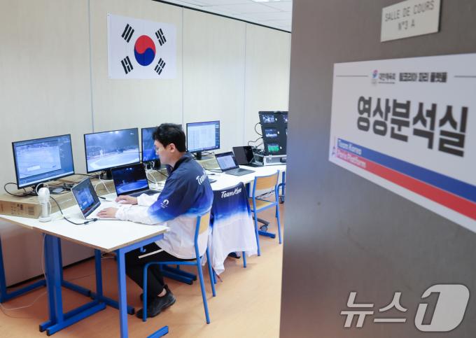 [사진] '팀코리아 파리 플랫폼 영상분석실 모습은?'