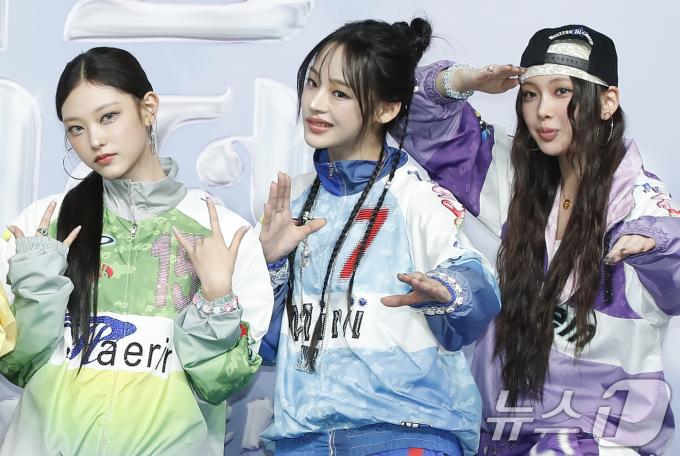[사진] 'SBS 가요대전 서머' 이 갈고 나온 뉴진스