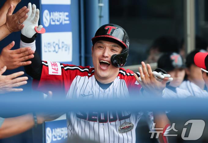 [사진] LG 박동원, 내가 해냈어!