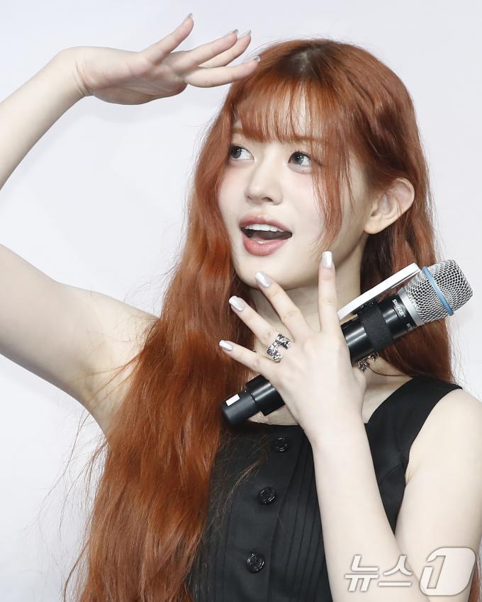 [사진] 아일릿 민주, 인형이 따로없네