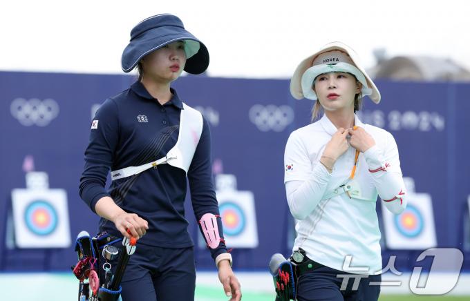 [사진] 첫 앵발리드 훈련 나선 남수현과 전훈영