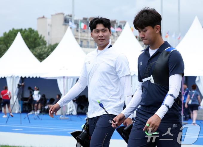 [사진] 이우석 '몽골 단복이 1위래요'