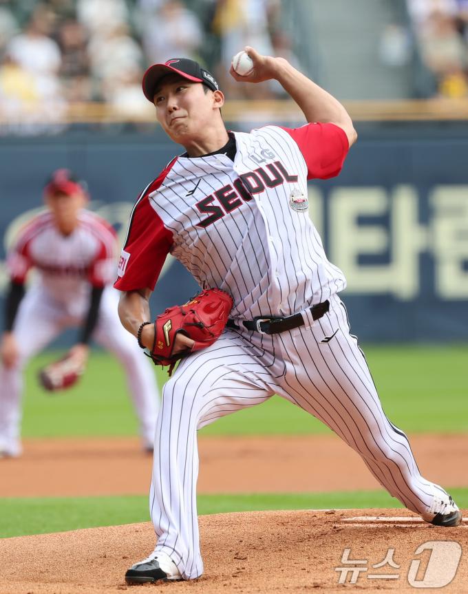 [사진] LG 손주영, 승리 위한 역투